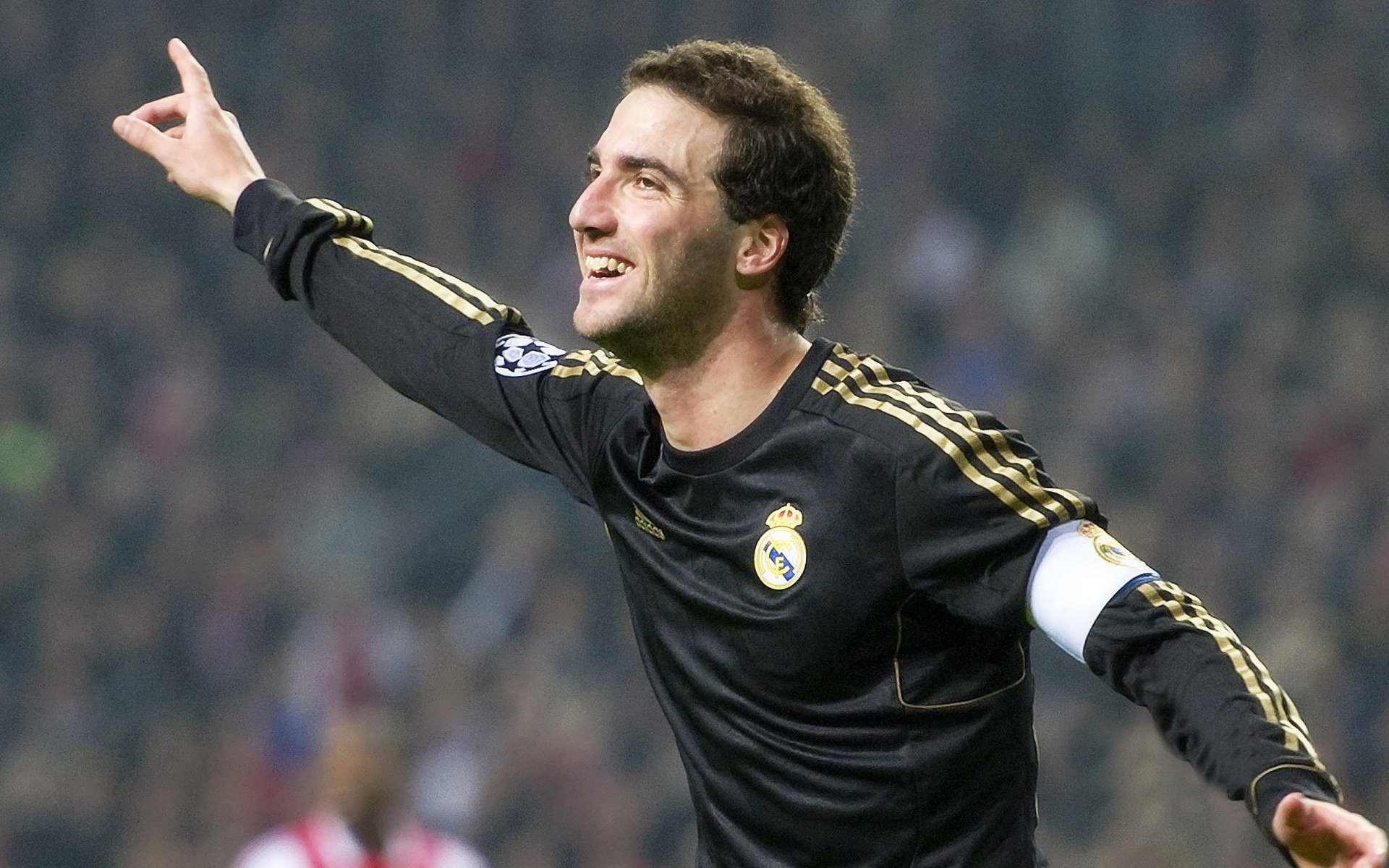 厄德高，当北欧琴弦奏响非洲战鼓，他成为唯一的指挥家